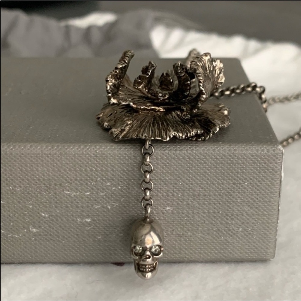 Alexander McQueen Iris and Skull Necklace - Picture 10 of 17